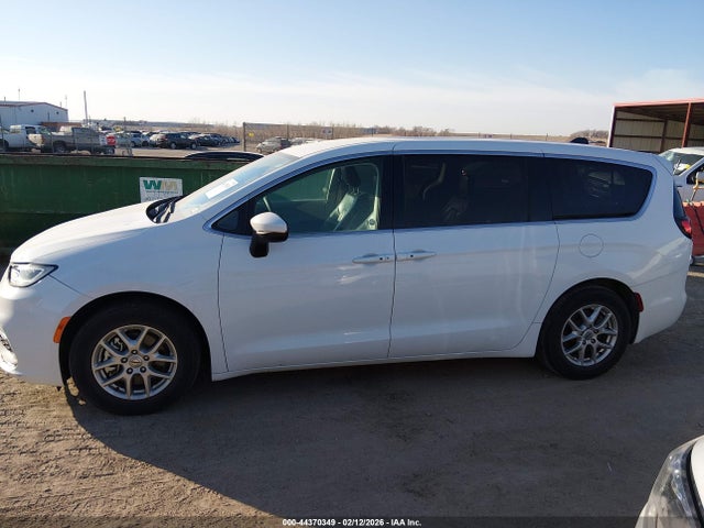 Chrysler Pacifica Touring L 2023 2C4RC1BG2PR585789 Image 14