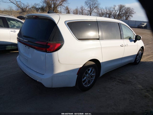 2023 CHRYSLER PACIFICA 2C4RC1BG2PR585789 Photo 3