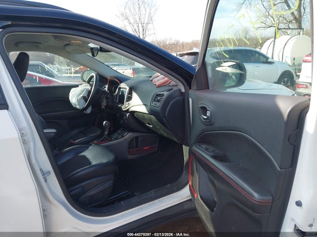 2018 Jeep Compass Trailhawk 4x4 მანქანა იყიდება აუქციონზე, vin: 3C4NJDDB4JT256216, აუქციონის ნომერი: 44370397