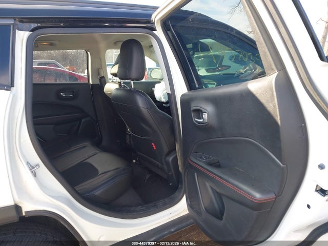 2018 Jeep Compass Trailhawk 4x4 მანქანა იყიდება აუქციონზე, vin: 3C4NJDDB4JT256216, აუქციონის ნომერი: 44370397