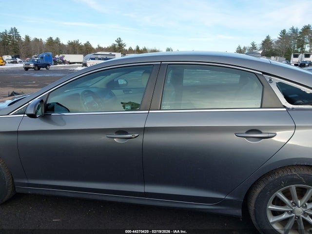 5NPE24AF9JH687722 Hyundai SONATA SE