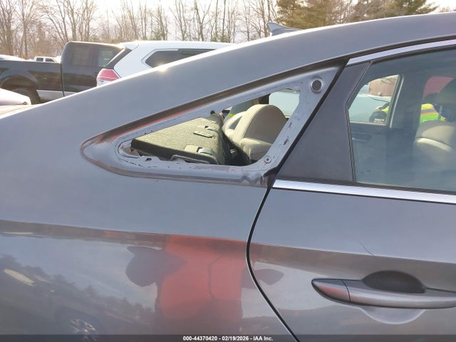 5NPE24AF9JH687722 Hyundai SONATA SE