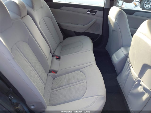 5NPE24AF9JH687722 Hyundai SONATA SE