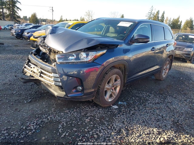Toyota Highlander Limited 2018 5TDDZRFH2JS843804 Image 2