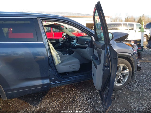 Toyota Highlander Limited 2018 5TDDZRFH2JS843804 Image 5