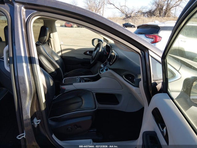 2023 Chrysler Pacifica Limited მანქანა იყიდება აუქციონზე, vin: 2C4RC1GG8PR551641, აუქციონის ნომერი: 44370444