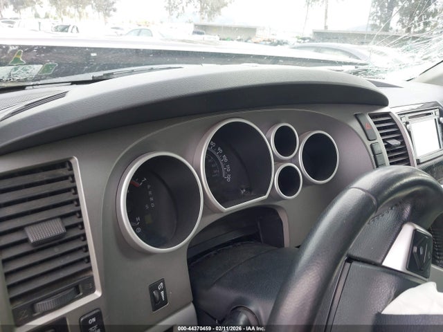 5TDZY5G13ES054683 Toyota Sequoia Sr5 5.7l V8