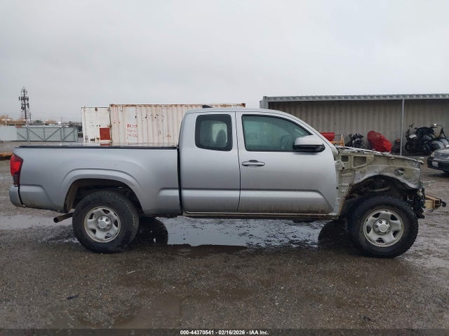 5TFSX5EN3JX062572 Toyota Tacoma Sr