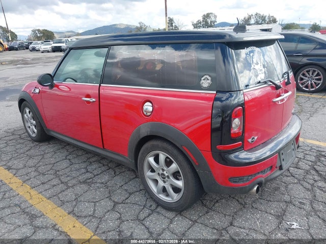 2010 MINI COOPER S CLUBMAN WMWMM3C56ATP94157 Photo 2