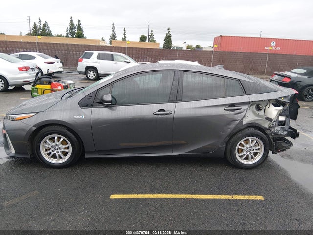 JTDKARFP7H3001946 Toyota Prius Prime Premium