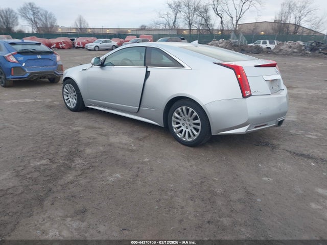 2011 CADILLAC CTS 1G6DL1ED4B0166747 Photo 2