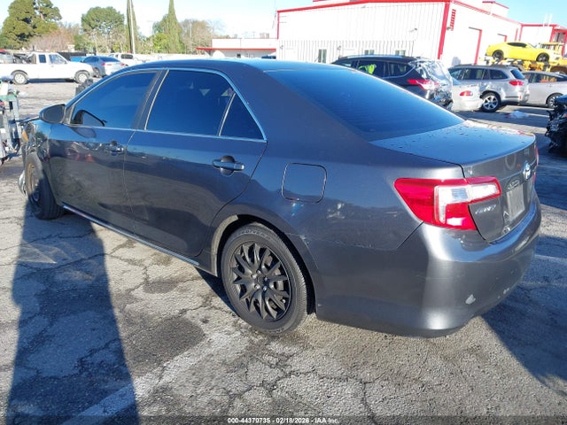 44370735 :رقم المزاد ، 4T1BF1FK0CU036785 vin ، 2012 Toyota Camry Le مزاد بيع