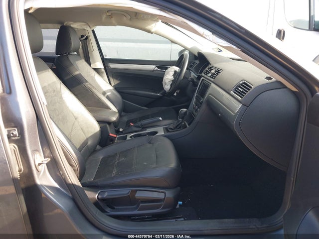 2019 Volkswagen Passat 2.0t Wolfsburg Edition მანქანა იყიდება აუქციონზე, vin: 1VWLA7A34KC008483, აუქციონის ნომერი: 44370754