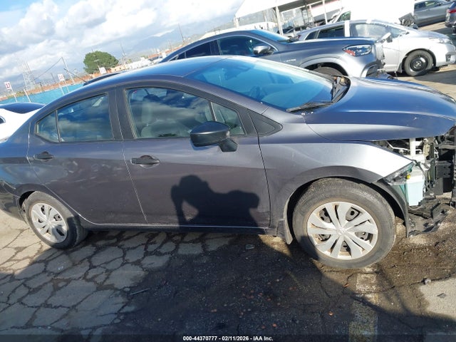 3N1CN8BV0ML877329 Nissan Versa S 5-speed Manual Transmission