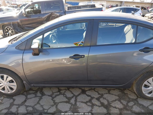 3N1CN8BV0ML877329 Nissan Versa S 5-speed Manual Transmission