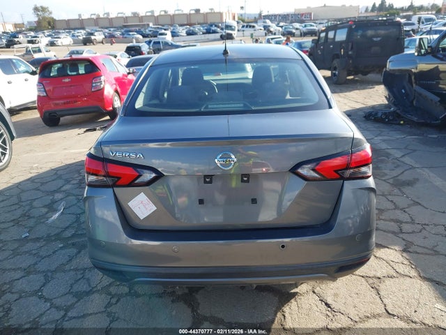 3N1CN8BV0ML877329 Nissan Versa S 5-speed Manual Transmission