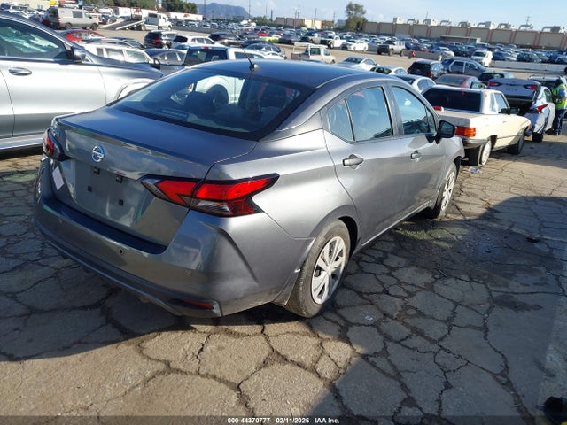 3N1CN8BV0ML877329 Nissan Versa S 5-speed Manual Transmission