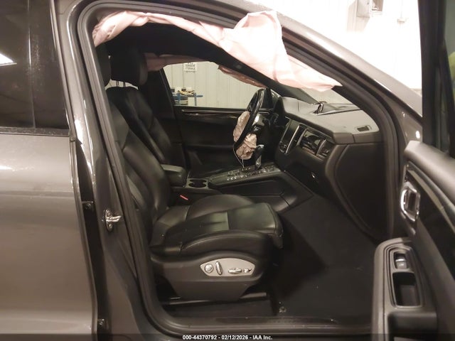2018 PORSCHE MACAN WP1AA2A56JLB02473 Photo 4