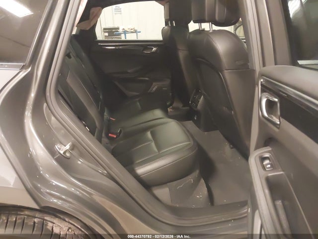 2018 PORSCHE MACAN WP1AA2A56JLB02473 Photo 7