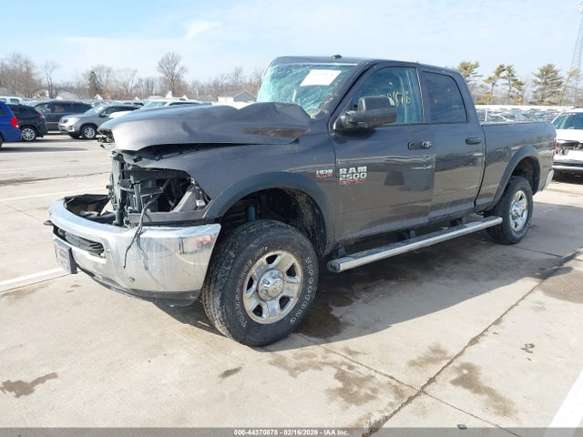 3C6UR5CJXJG388884 RAM 2500 Tradesman 4x4 6&#039;4 Box