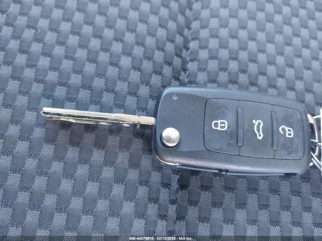 44370910 :رقم المزاد ، 1VWAP7A30CC078070 vin ، 2012 Volkswagen Passat 2.5l S مزاد بيع