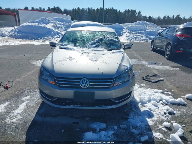 44370910 :رقم المزاد ، 1VWAP7A30CC078070 vin ، 2012 Volkswagen Passat 2.5l S مزاد بيع