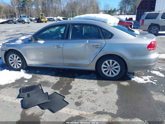 44370910 :رقم المزاد ، 1VWAP7A30CC078070 vin ، 2012 Volkswagen Passat 2.5l S مزاد بيع