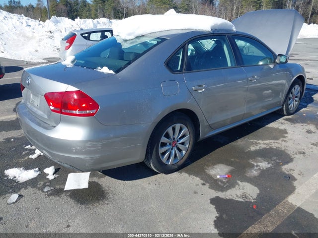 44370910 :رقم المزاد ، 1VWAP7A30CC078070 vin ، 2012 Volkswagen Passat 2.5l S مزاد بيع