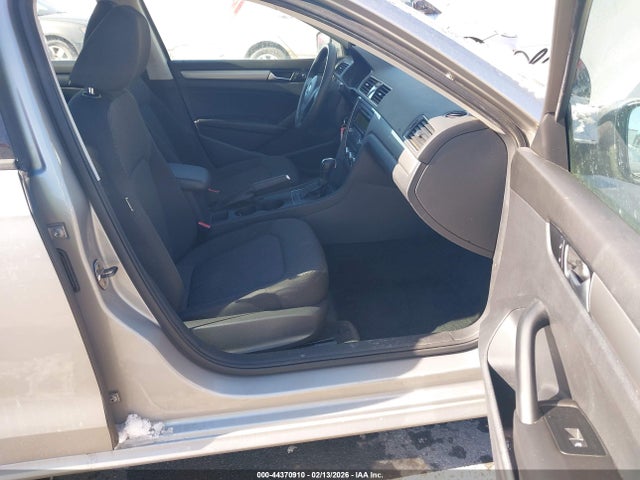 44370910 :رقم المزاد ، 1VWAP7A30CC078070 vin ، 2012 Volkswagen Passat 2.5l S مزاد بيع