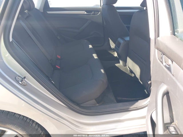 44370910 :رقم المزاد ، 1VWAP7A30CC078070 vin ، 2012 Volkswagen Passat 2.5l S مزاد بيع