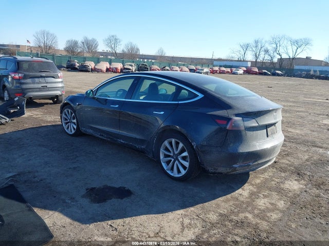 2019 TESLA MODEL 3 5YJ3E1EB7KF453387 Photo 2