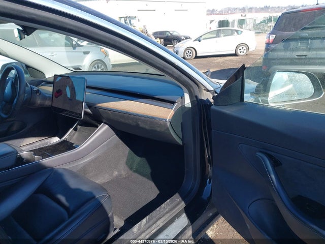 2019 TESLA MODEL 3 5YJ3E1EB7KF453387 Photo 4