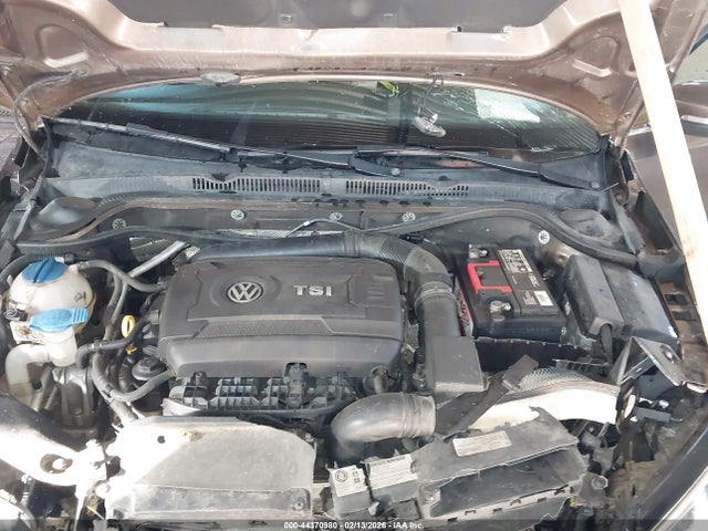 2015 Volkswagen Jetta 1.8t Se მანქანა იყიდება აუქციონზე, vin: 3VWD07AJ9FM255699, აუქციონის ნომერი: 44370980