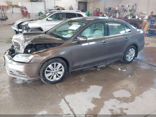 2015 Volkswagen Jetta 1.8t Se მანქანა იყიდება აუქციონზე, vin: 3VWD07AJ9FM255699, აუქციონის ნომერი: 44370980