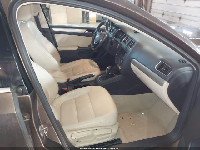 2015 Volkswagen Jetta 1.8t Se მანქანა იყიდება აუქციონზე, vin: 3VWD07AJ9FM255699, აუქციონის ნომერი: 44370980