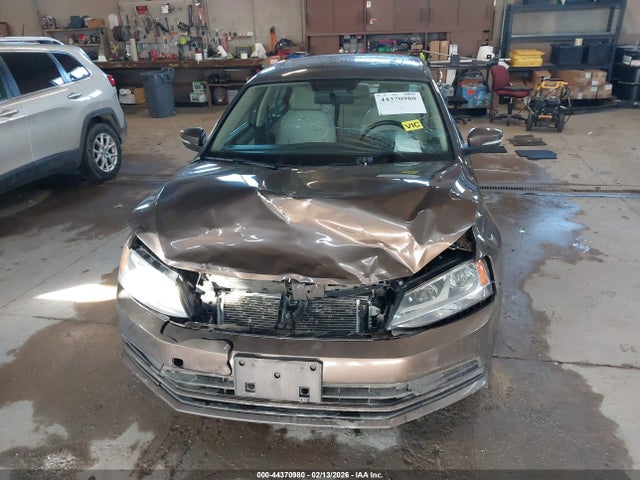 2015 Volkswagen Jetta 1.8t Se მანქანა იყიდება აუქციონზე, vin: 3VWD07AJ9FM255699, აუქციონის ნომერი: 44370980