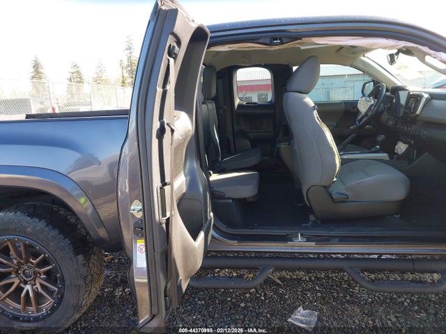 5TFSZ5AN1JX154540 Toyota Tacoma Sr5 V6
