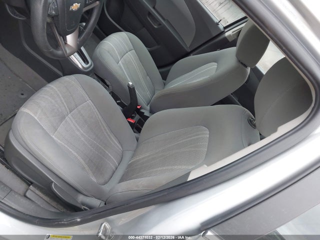 1G1JC6SG2G4103585 Chevrolet Sonic Lt Auto