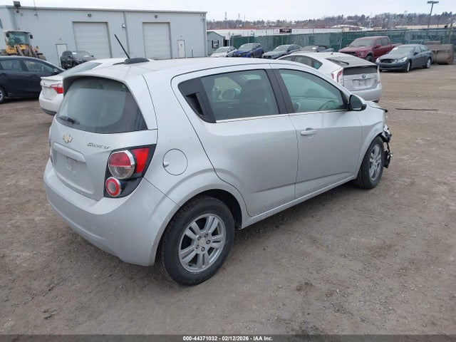1G1JC6SG2G4103585 Chevrolet Sonic Lt Auto