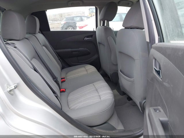 1G1JC6SG2G4103585 Chevrolet Sonic Lt Auto