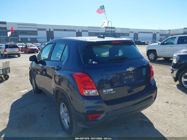 2019 CHEVROLET TRAX 3GNCJNSB7KL279501 Photo 2