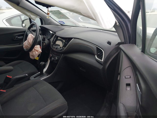 2019 CHEVROLET TRAX 3GNCJNSB7KL279501 Photo 4