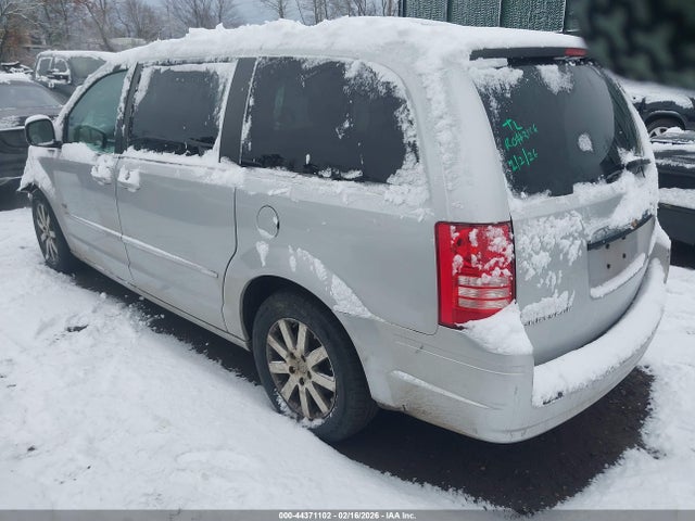 2009 CHRYSLER TOWN & COUNTRY 2A8HR54169R647300 Photo 2