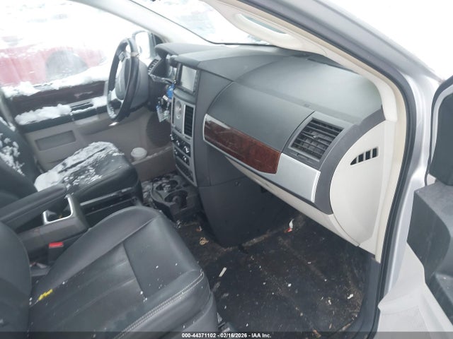 2009 CHRYSLER TOWN & COUNTRY 2A8HR54169R647300 Photo 4