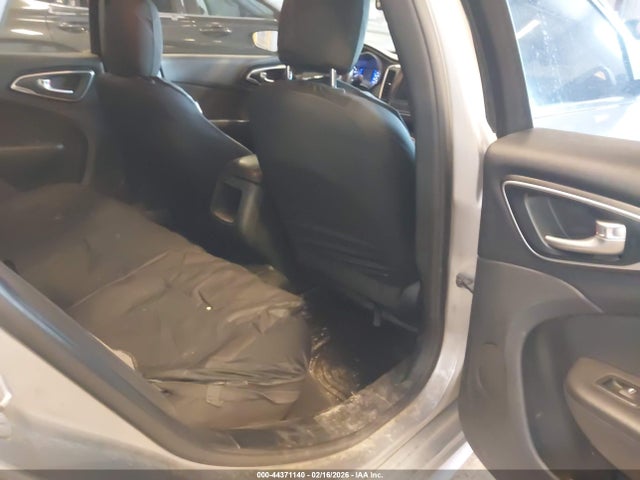 Продаж на аукціоні авто 2016 Chrysler 200 Limited, vin: 1C3CCCAB6GN169463, номер лоту: 44371140