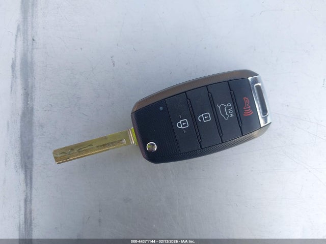 5XYPG4A59HG228712 KIA Sorento 3.3l Lx