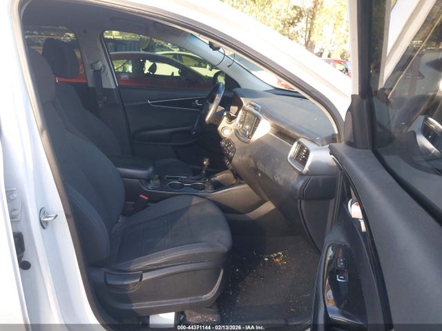 5XYPG4A59HG228712 KIA Sorento 3.3l Lx