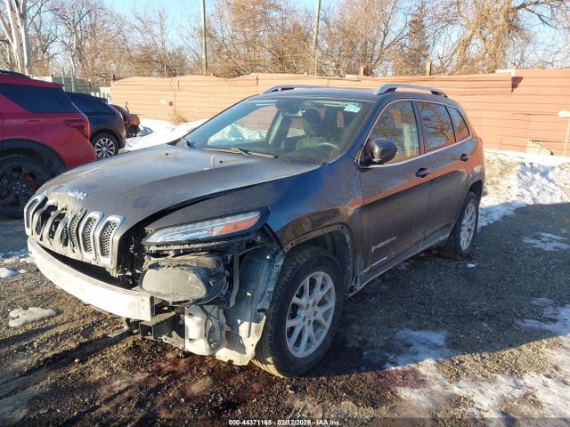 44371165 :رقم المزاد ، 1C4PJMCS9HW564268 vin ، 2017 Jeep Cherokee Latitude 4x4 مزاد بيع
