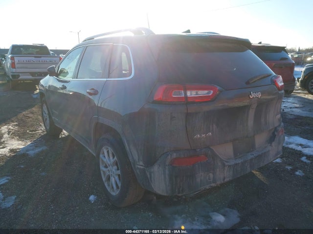 44371165 :رقم المزاد ، 1C4PJMCS9HW564268 vin ، 2017 Jeep Cherokee Latitude 4x4 مزاد بيع