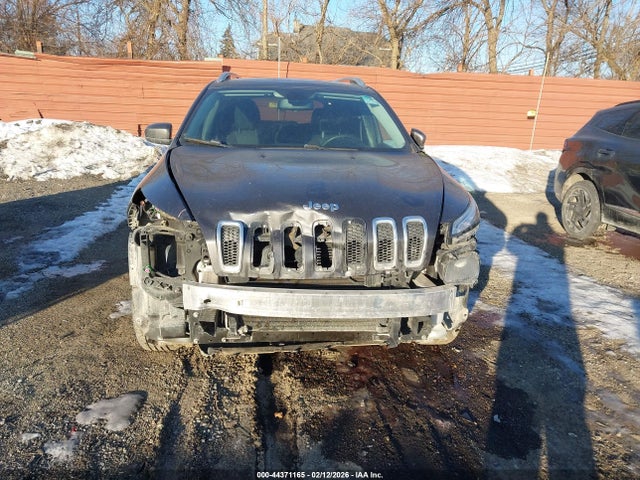 44371165 :رقم المزاد ، 1C4PJMCS9HW564268 vin ، 2017 Jeep Cherokee Latitude 4x4 مزاد بيع